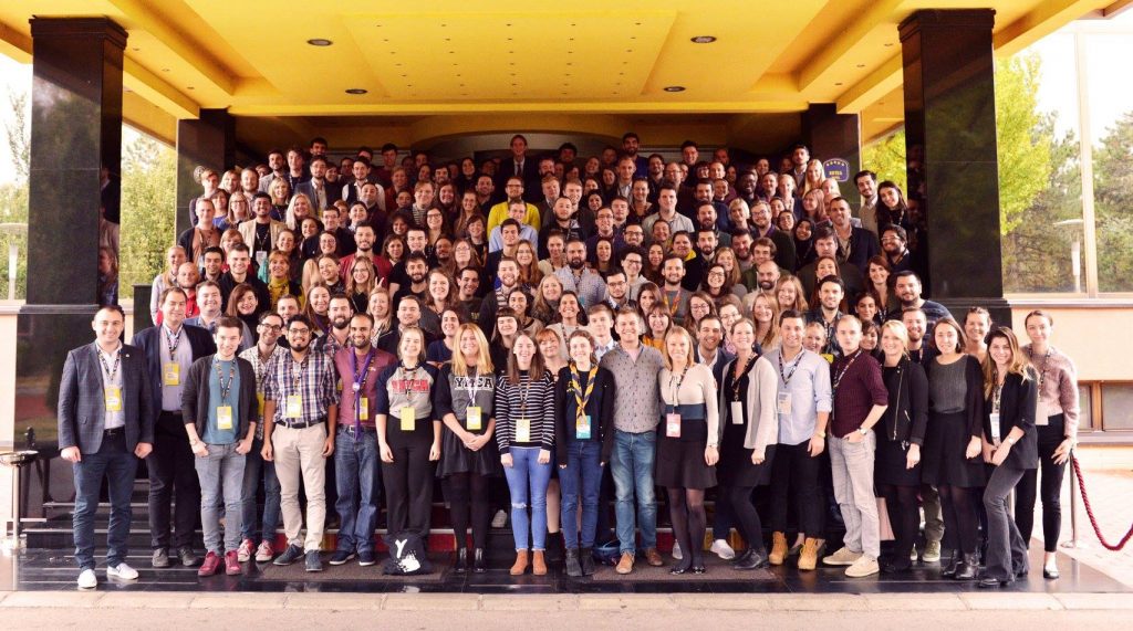 YMCA-nuoret edustamassa European Youth Forumissa