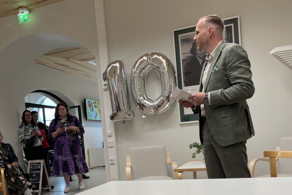Liikunta-, urheilu- ja nuorisoministeri Mika Poutala esitti Nuoret, rauha ja turvallisuus -agendan 10-vuotisjuhlatilaisuudessa avajaissanat. Tilaisuus järjestettiin osana SuomiAreenan ohjelmatarjontaa.