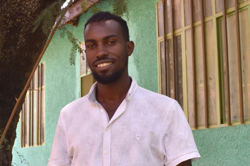 Etiopia YMCA:n Adamassa rauhankouluttajana toimiva Ibsa Adyene korostaa rauhan lähtevän ruohonjuuritasolta, nuorten lähipiiristä ja yhteisöistä.